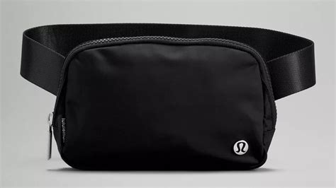 lululemon everyday belt bag review.